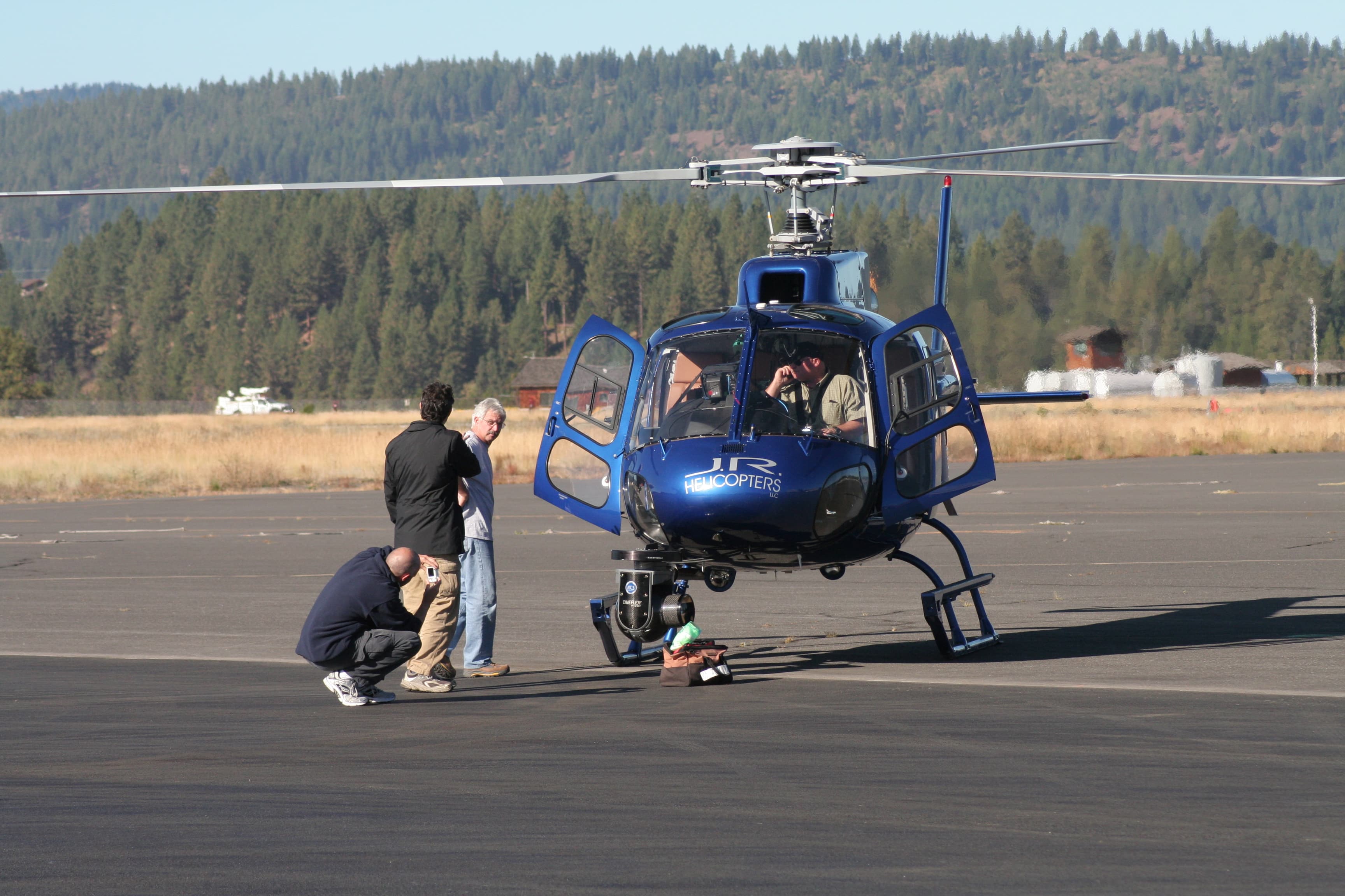 Cineflex helicopter mount